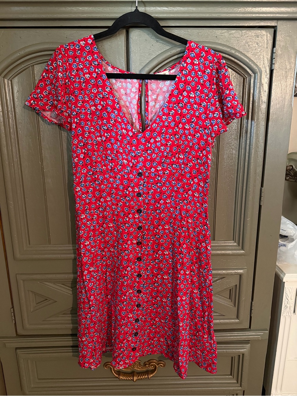 Red Floral V-Neck Button-Front Dress with Flutter Sleeves